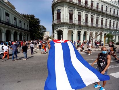 Manifestantes en apoyo del régimen cubano en La Habana, el 11 de julio.