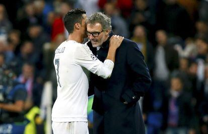 Laurent Blanc no quiso desvelar lo que le dijo Cristiano Ronaldo al oído después del partido entre Real Madrid y PSG.