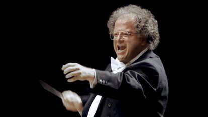 James Levine, en una imagen de 2001 en Jap&oacute;n. 