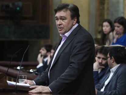 Tomás Guitarte, diputado de Teruel Existe, en el debate de investidura de Pedro Sánchez.