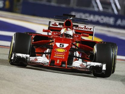 Sebastian Vettel, en el circuito urbano de Marina Bay del GP de Singapur