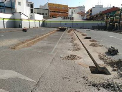 Las obras para implementar la tecnología de 'smart parking' en Villanueva de la Serena.