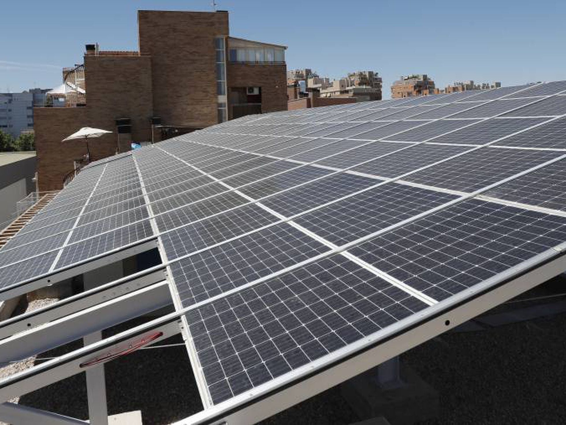 Instalar placas solares y autoconsumo fotovoltaico - SolarProfit