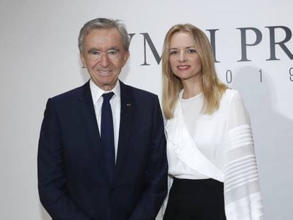 Bernard Arnault y su hija Delphine, en la entrega de premios de LVMH de 2019, en París.