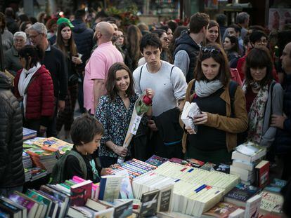 Parada de libros en La Rambla de Barcelona, en la festividad de Sant Jordi del año pasado.
