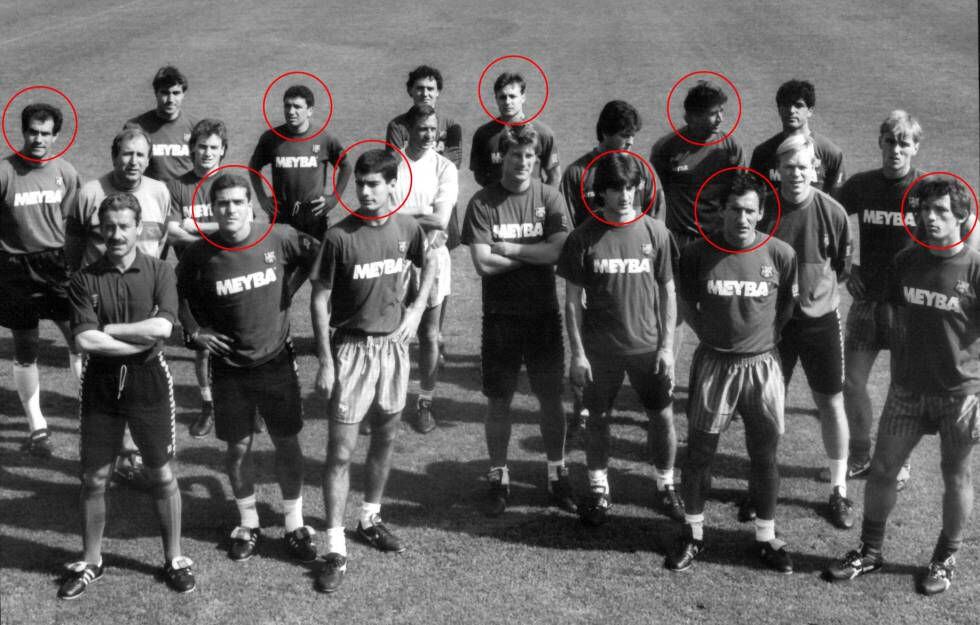 Foto del Dream Team de Cruyff (de blanco, en el centro), que ha producido una nutrida cantera de técnicos y directores deportivos. Destacados los españoles, de izquierda a derecha: Zubizarreta, Amor, Eusebio, Guardiola, Cristóbal, Bakero, Alexanco, Begiristain y Goikoetxea.