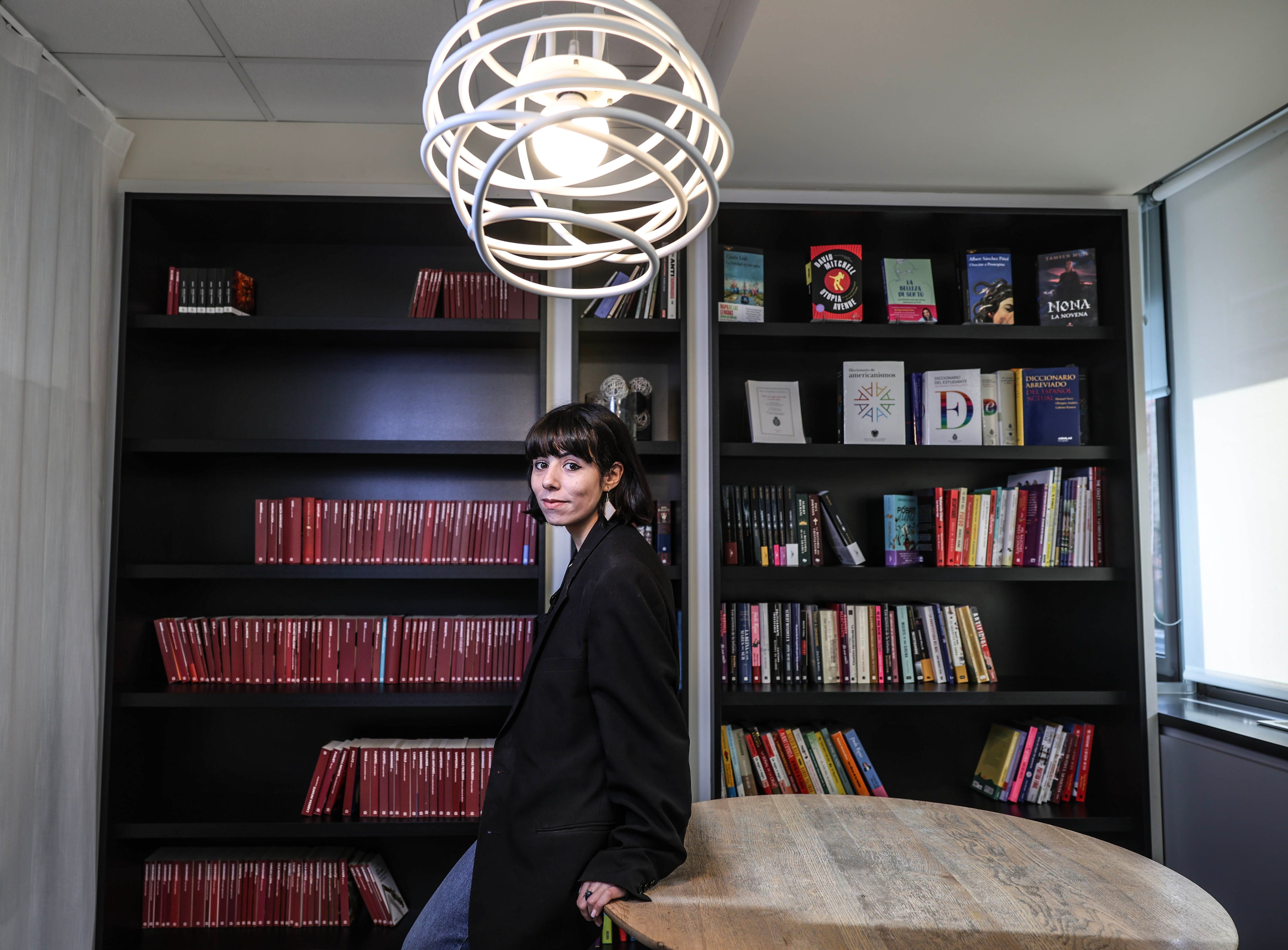 Sara Barquinero y ‘Los escorpiones’, el revuelo que causa el primer candidato a libro del año de 2024: “Prefiero no pensar en ello”