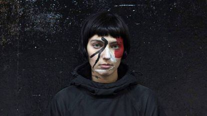 La artista rusa Ekaterina Nenasheva ha lanzado un movimiento contra el control por videovigilancia. Su maquillaje evita el reconocimiento facial. 