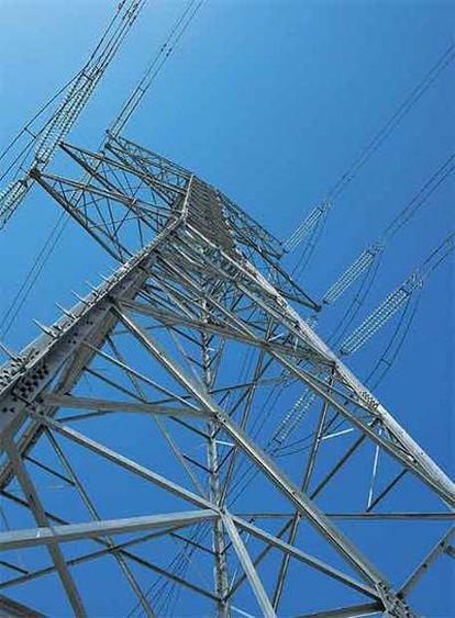 Una torre de alta tensión de Red Eléctrica Española