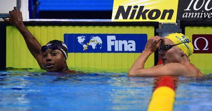 Manuel, izquierda, y Sjostrom, tras la final de 100 libre.