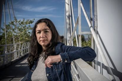 La escritora mexicana Fernanda Melchor posa para un retrato en la ciudad de Puebla. 