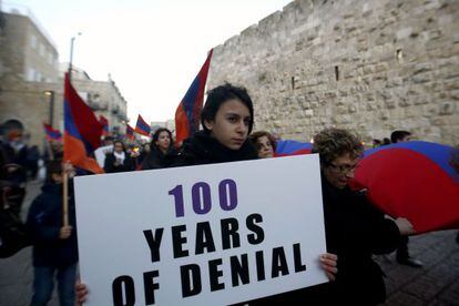 Armenios conmemoran el centenario en Jerusalén.