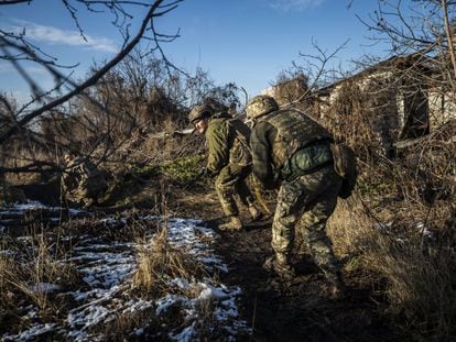La tensión aumenta en las trincheras de la guerra de Ucrania mientras Rusia saca músculo militar