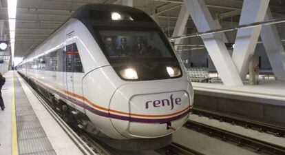 Tren de alta velocidad en la estación de Vigo.
