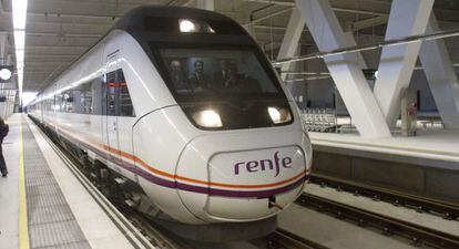 Tren de alta velocidad en la estaci&oacute;n de Vigo.