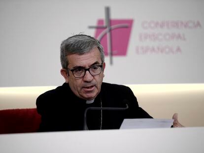 El secretario general de la Conferencia Episcopal Española y obispo auxiliar de Valladolid, Luis Javier Argüello García, en rueda de prensa este miércoles 8 de julio.