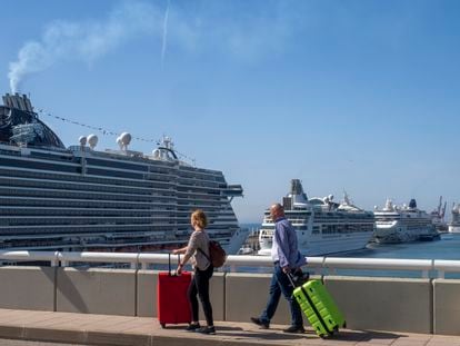 Terminal de cruceros del puerto de Barcelona, en el que los barcos ocupaban más de un kilómetro uno detrás del otro, el pasado 13 de mayo.