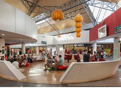 Interior del centro comercial Parquesur en Leganés (Madrid).