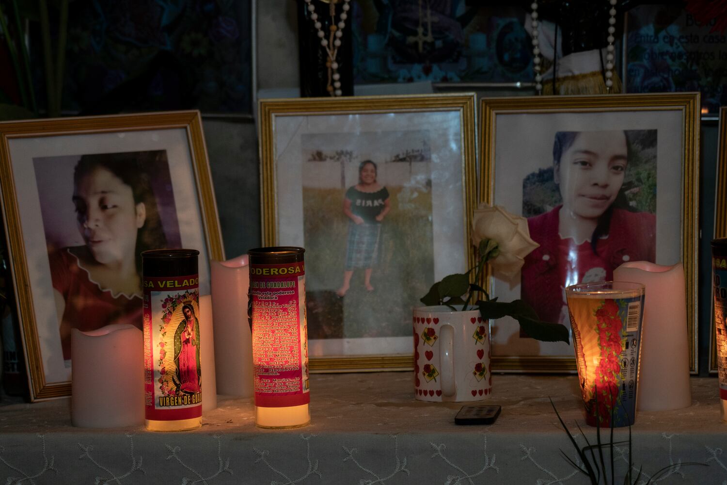 Altar a Santa Cristina García, una de las víctimas de la matanza, en su casa en la municipalidad de Comitancillo, Guatemala el 3 de febrero de 2021.