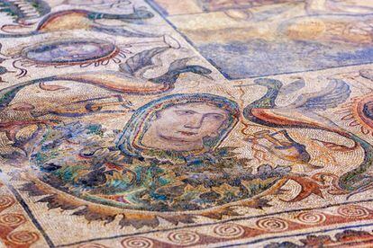 Mosaico del Oecus (siglos I-II), en la villa romana de La Olmeda, cerca de la localidad de Saldaña.