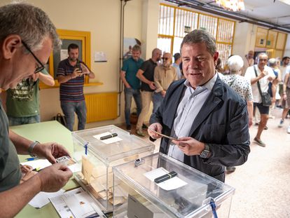 Emiliano García-Page, votado en las elecciones del 23-J.