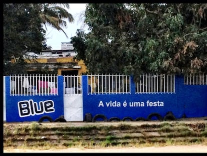 “Aquí no se paga nada”. Mozambique a través de sus carteles