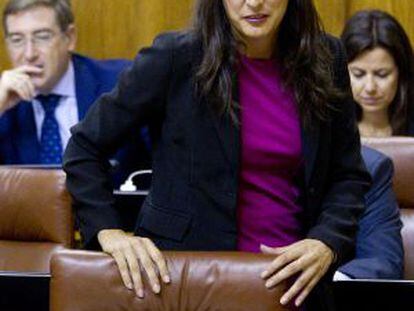 Dolores Lopez en el Parlamento Andaluz.
