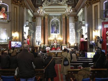 Misa el viernes en la iglesia de San Antón, Madrid, en homenaje a Alicia, la mujer que se suicidó cuando iban a desahuciarla. En vídeo, la historia de la mujer.
