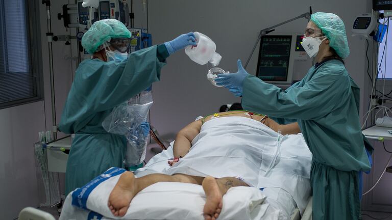 Intensive Care Unit (ICU) for covid-19 patients at the Bellvitge Hospital, in Hospitalet de Llobregat (Barcelona) at the end of January.