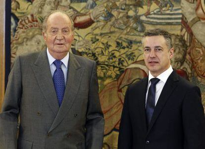 El Rey Juan Carlos y el 'lehendakari', Iñigo Urkullu en el Palacio de La Zarzuela.