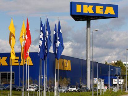 IKEA indemnizará a dos empleados por trabajar más festivos de los debidos