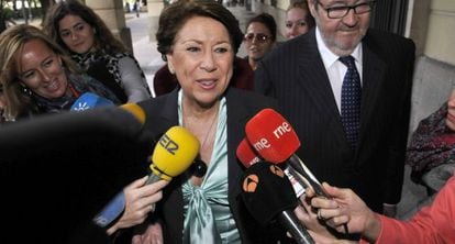Magdalena Álvarez, en los juzgados de Sevilla en noviembre.