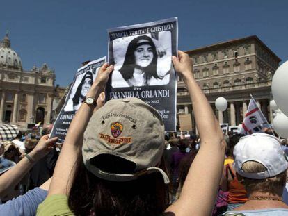 Manifestación ante el Vaticano para pedir justicia en el caso Orlandi en 2012. ANDREW MEDICHINI AP / REUTERS