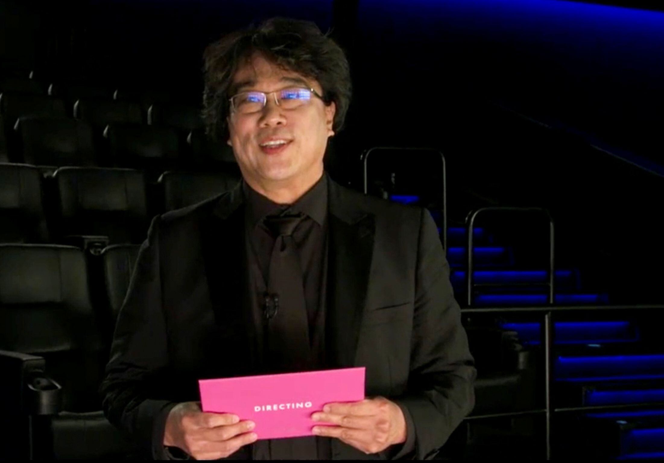 Bong Joon Ho, presenta el Oscar a la dirección desde Corea.