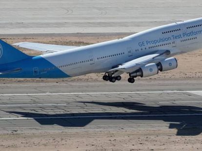 Avión para testar motores de General Electric, cerca de Victorville (California, EE UU).