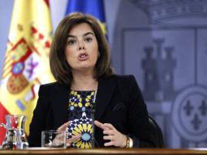 La vicepresidente Soraya Sáenz de Santamaría durante una rueda de prensa posterior a la reunión del Consejo de Ministros. EFE/Archivo
