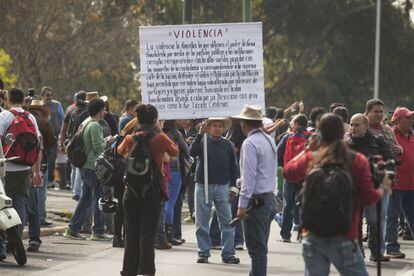 Desde las nueve de la mañana varios grupos de manifestantes se concentraron en diferentes zonas de la Ciudad de México para partir a la plaza del Zócalo.