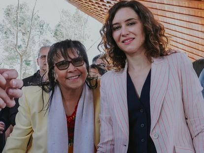 La líder evangélica Yadira Maestre (izquierda) y la presidenta de la Comunidad de Madrid, Isabel Díaz Ayuso.