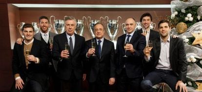 Casillas, Ramos, Ancelotti, Florentino P&eacute;rez, Laso, Llull y Reyes