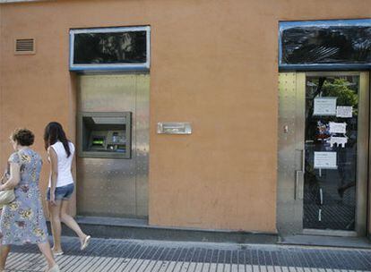 El cierre masivo de oficinas bancarias va a llevar a una reorganización del personal de las entidades.