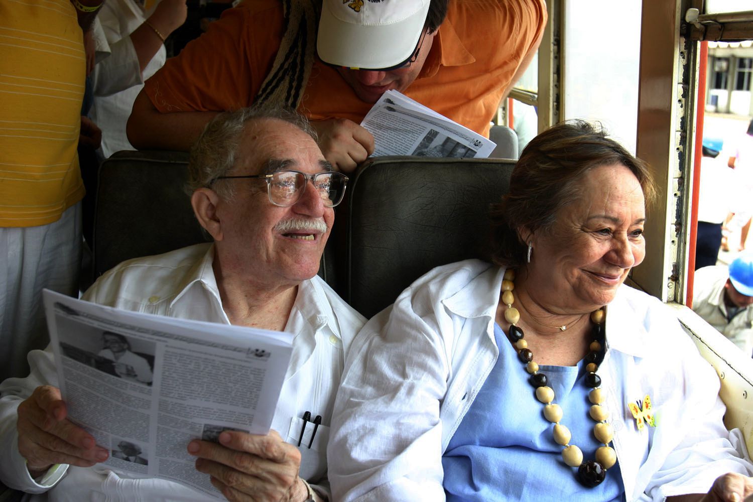 El escritor colombiano Gabriel García Márquez con su esposa, Mercedes Barcha, en Aracataca, en 2007.