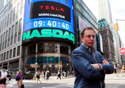Elon Musk, durante una entrevista en 2010, cuando Tesla empezó a cotizar en el índice Nasdaq.