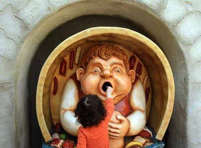 Papelera en el parque Efteling con la efigie del gordo Holle Bolle Gijs, muñeco muy popular en Holanda.