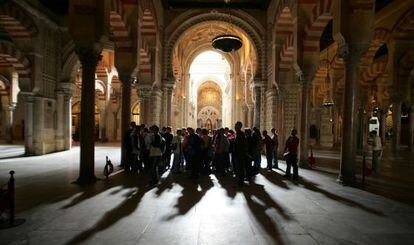 Visitantes en la Mezquita de Córdoba.