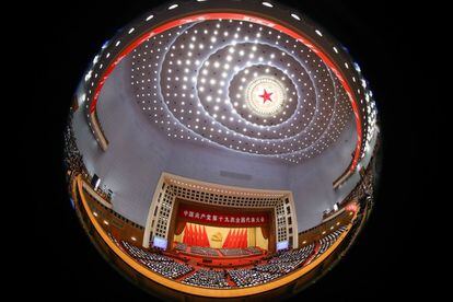 Vista general de la sesión de apertura de la XIX edición del Congreso Nacional del Partido Comunista Chino celebrado en la ciudad de Pekín, el 18 de octubre de 2016.