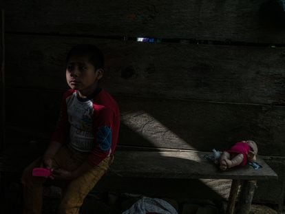 Uno de los hijos de Mario Manuel López Flores en Chilón, Chiapas.
