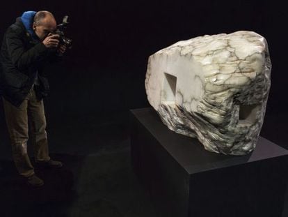 'Elogio de la luz', una de las esculturas de Eduardo Chillida presentes en Wroclaw y procedentes de Chillida-Leku.