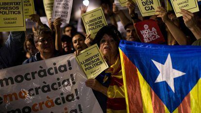 Protesta independentista anoche en Barcelona.