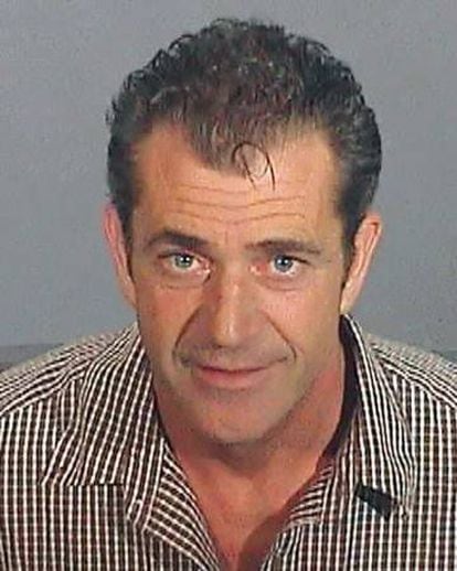 Mel Gibson, en la foto de su ficha policial tras ser detenido en 2006 por conducir borracho.