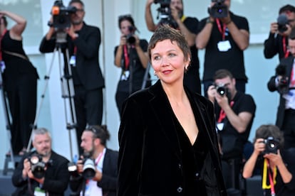 Maggie Gyllenhaal a su llegada a la alfombra roja.